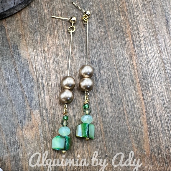 Alquimia Green and Gold Earrings mother of pearl aventurine - Picture 1 of 2